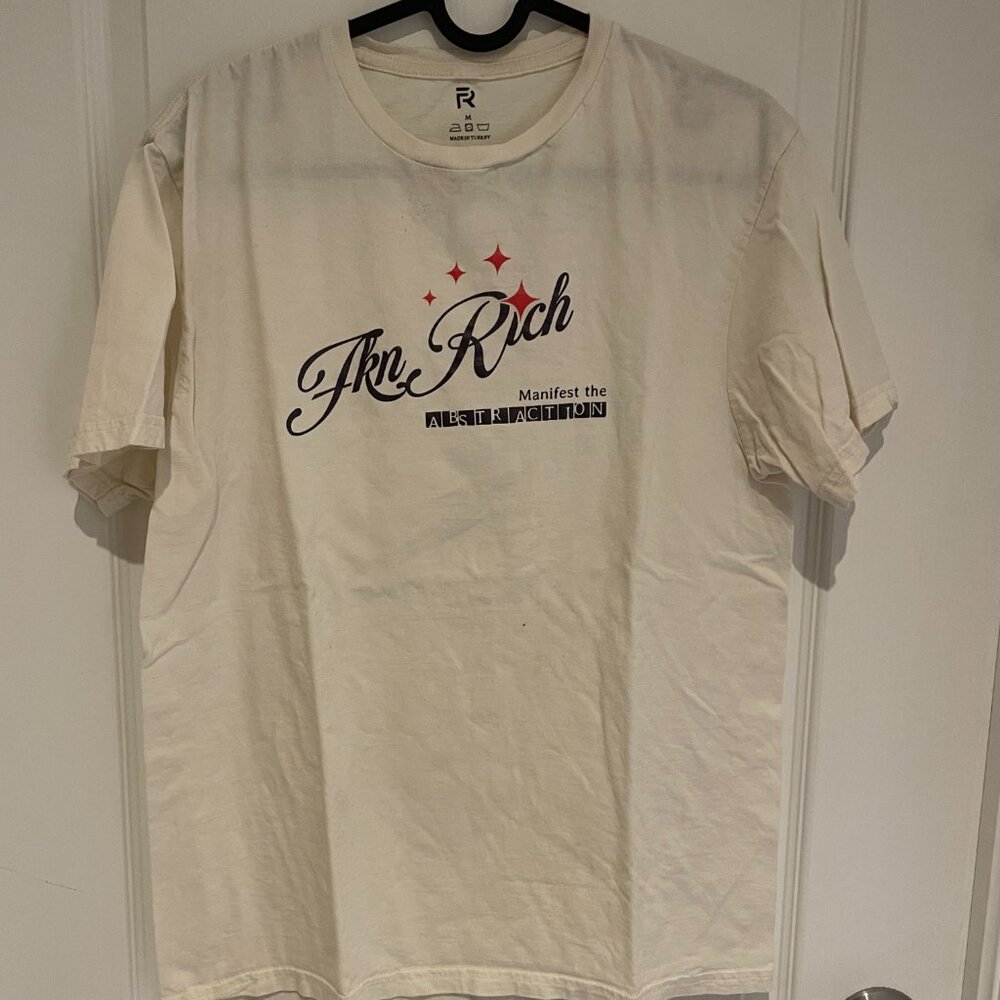 Beige tshirt